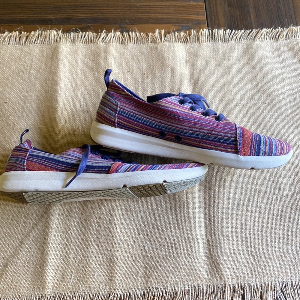 Toms Del Rey Tribal Guatemalan Lace up Shoes - Picture 6 of 8